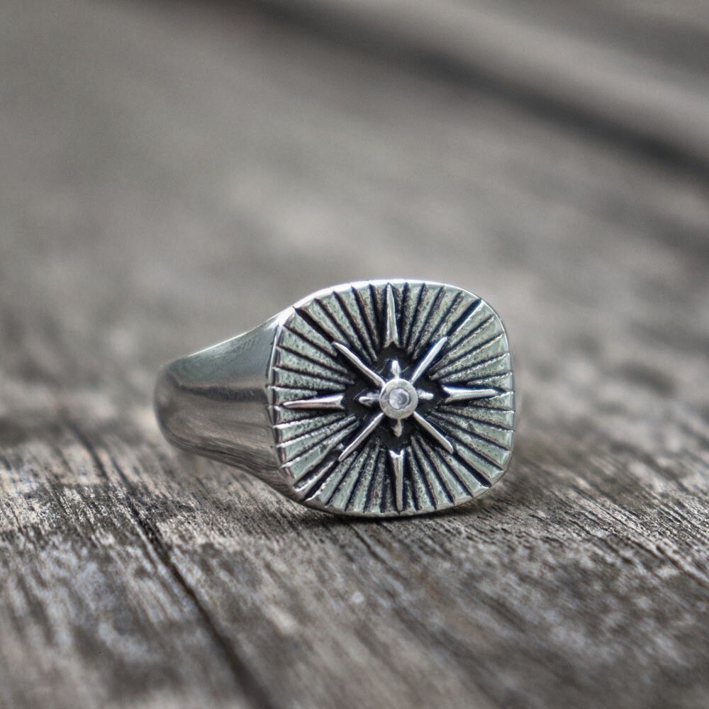 Polaris Star Patterned Ring