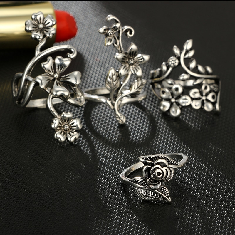 Vintage Styled Floral Rings Set