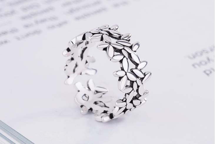 Women's Vintage Silver Ring